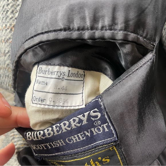 Burberry’s Scottish Cheviot Coat - Vintage and genuine - Picture 7 of 13